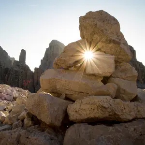 trekking nella parte selvaggia delle Dolomiti di Brenta
